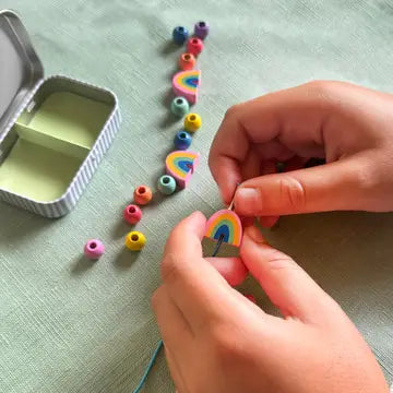 Armbånd perlesett gaveeske | regnbue