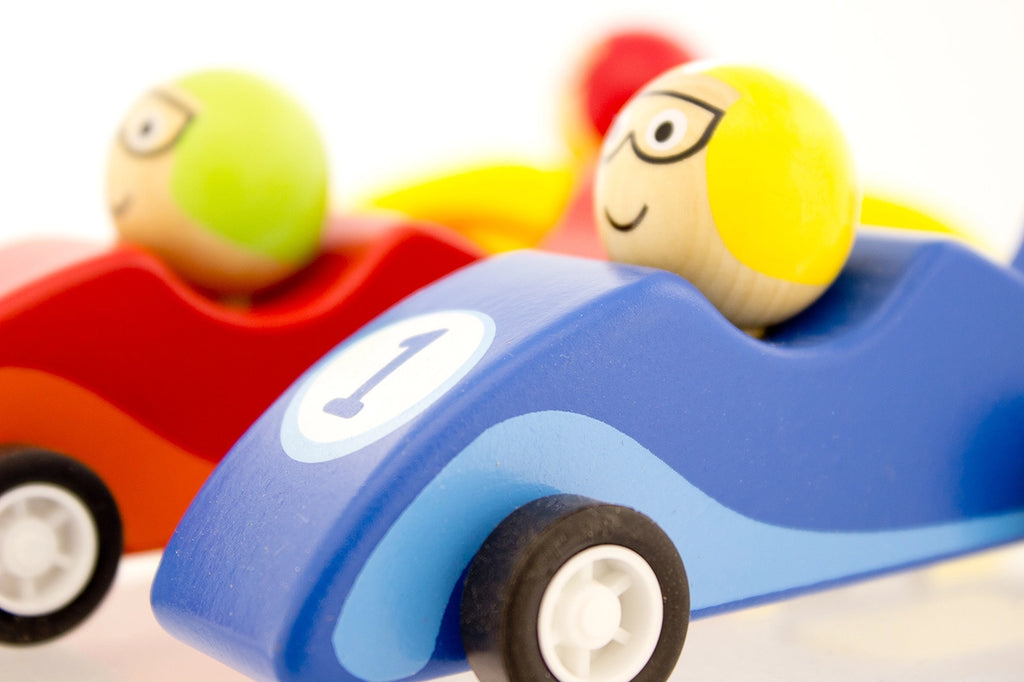 Små opptrekksbiler i tre | ulike varianter